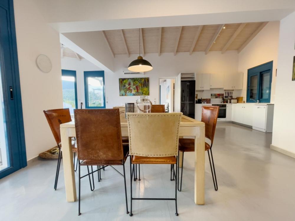 Zidanos Luxurious Sea Front Villa Marantochori Exterior foto