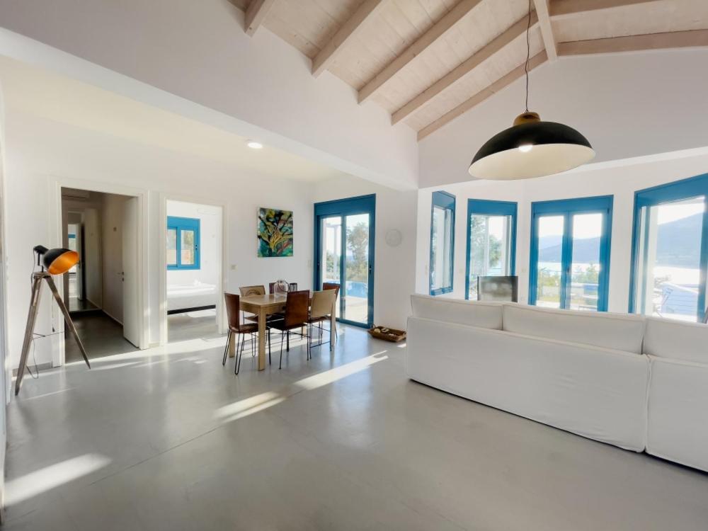 Zidanos Luxurious Sea Front Villa Marantochori Exterior foto