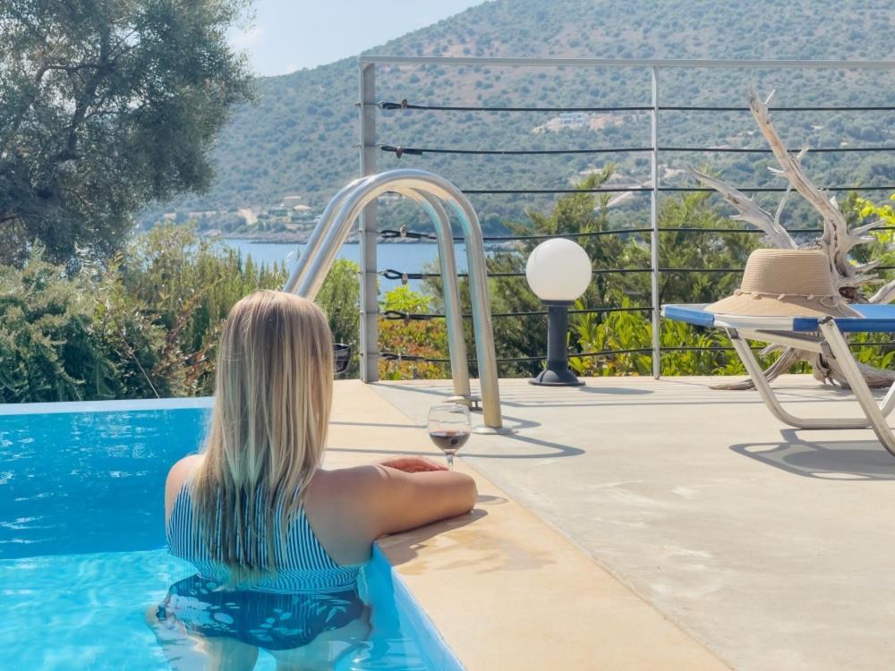 Zidanos Luxurious Sea Front Villa Marantochori Exterior foto
